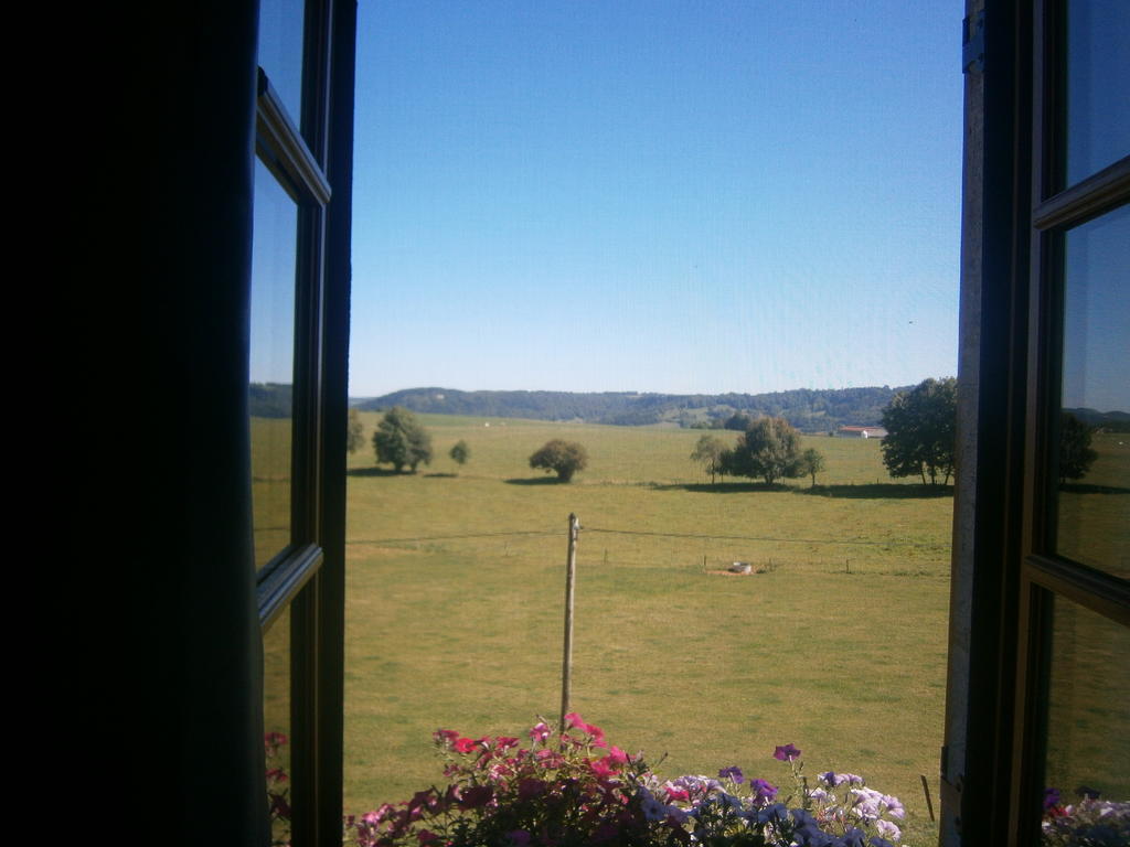 Le P'Tit Bonheur Bed & Breakfast Chilly-sur-Salins Exterior photo